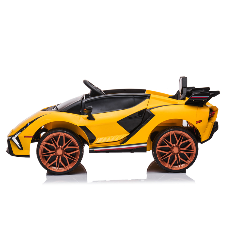 High quality kids electric car/4 motor 2.4G remote control kids electric car/battery power 4 wheels car