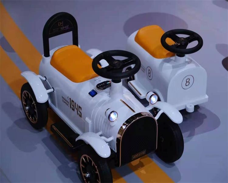 Dual drive children's electric train/Baby ride on car train